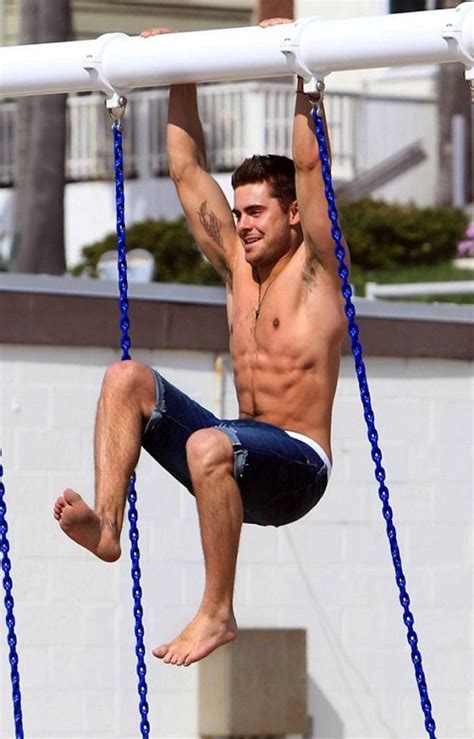 The 25 Absolute Best Pictures Of Zac Efron On The Internet Hottest
