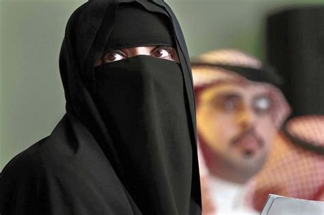 Mulheres São Autorizadas A Conduzir Na Arábia Saudita Atual Máxima