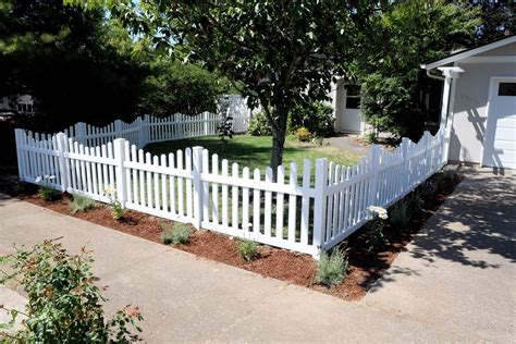 Picket Fence Landscapefrontyarddriveway Picket Fence Garden Front