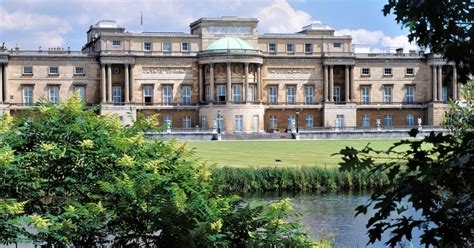 London Buckingham Palace Garden And Royal Parks Walking Tour Getyourguide