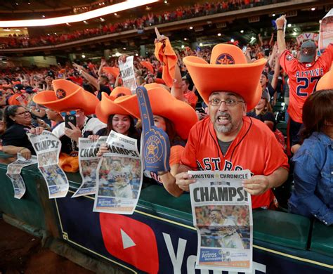 Fans React After Astros Win World Series Over Dodgers — Photos Las