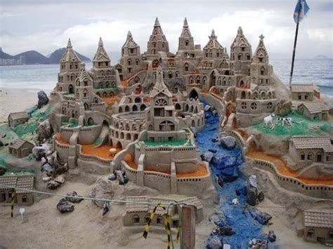 25 Of The Most Amazing Sand Castles Ever Built