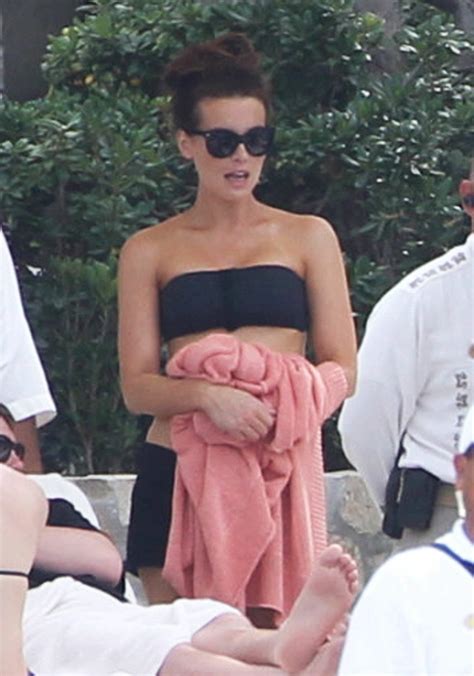 Kate Beckinsale Pictures Kate Beckinsale In Bikini As She Fits In Some Sunbathing On Fa