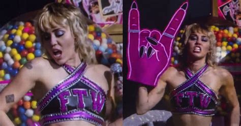 Miley cyrus will headline the nfl tiktok tailgate at super bowl lv in tampa on feb 7. Miley Cyrus Breaks Down During Super Bowl TikTok Tailgate ...