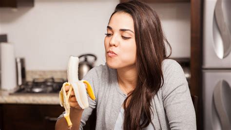 Why 'only eat when you're hungry' is bad advice - and what to do ...