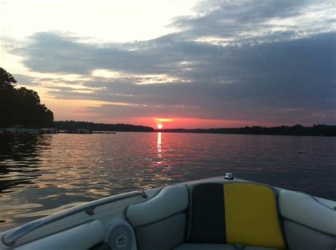 There is a public marina to the far left of the property as you approach by land. Boat Tours on Lake Greenwood South Carolina