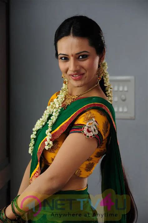 Telugu Actress Isha Chawla Latest Stills Gallery Galleries Hd Images