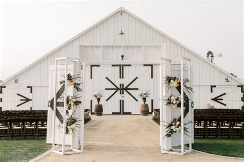 An Intimate Gathering 10 Gorgeous Rustic Barn Wedding Venues