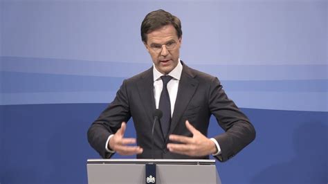 Het gaat niet slecht, maar zeker ook niet goed genoeg. Statement persconferentie MP Rutte 9 oktober 2015 - YouTube