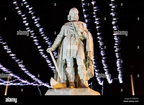 Alfred The Great Statue Wantage Uk Hi Res Stock Photography And Images