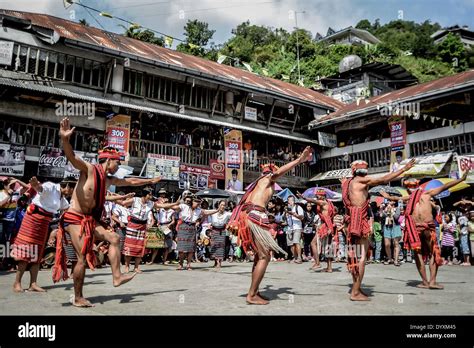 Banaue Philippines 27th Apr 2014 Ifugao Tribesmen Perform A Ritual