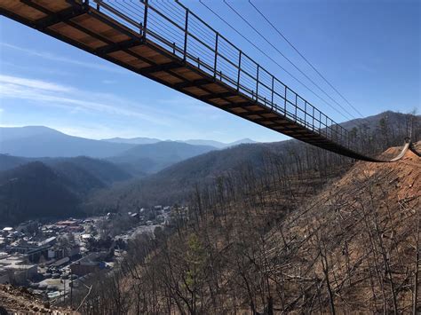 Bridge Allows People To Walk Across The Sky In Tennessee Woai