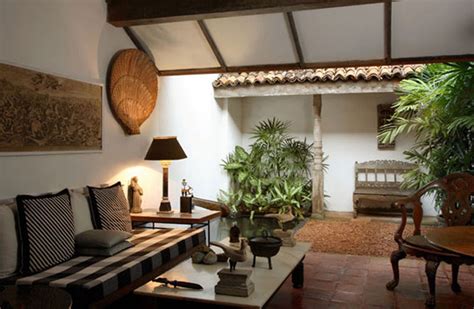 Extended Sequence of Flowing Spaces: 33rd Lane (Geoffrey Bawa’s House