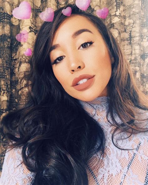 5 seconds of summer singer luke hemmings, 24, and girlfriend sierra deaton, 30, have a big secret to share about their relationship! The Untold Truth Of Luke Hemmings' Girlfriend, Sierra Deaton