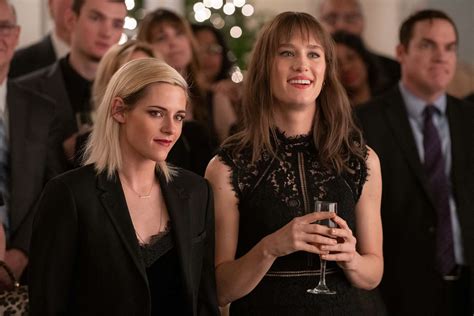 Happiest Season Review Christmas Gets The Lesbian Romance It Deserves