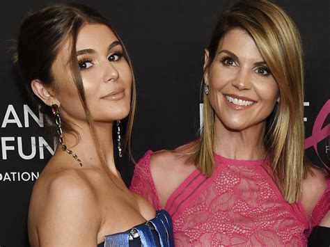 Lori Loughlins Daughter Olivia Jade Giannulli Breaks Silence After College Admissions Scandal