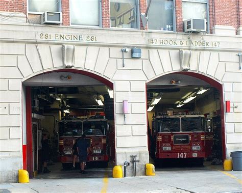 Fdny Firehouse Engine 281 And Ladder 147 Flatbush Brooklyn New York