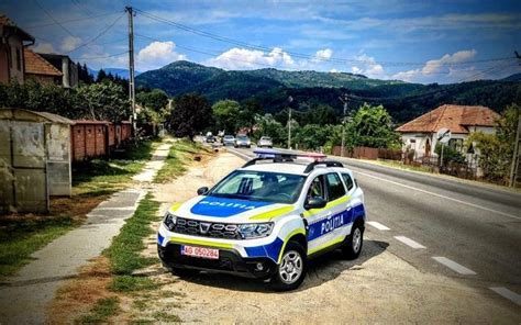 Mașinile Poliției Române Cu Un Design Nou Pentru A Fi Mai Vizibile și