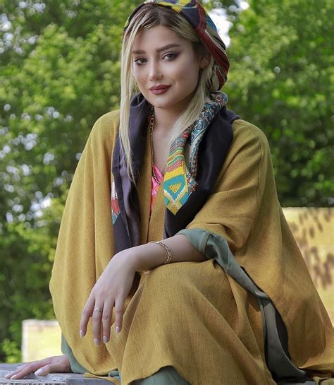 Pin By Jason On Persian Beauty Iranian Women Fashion Beautiful