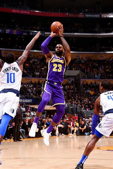 Komende nacht staat om 4u een echte topper op het programma in de nba. Lebron James (With images) | Lebron james lakers, Nba ...