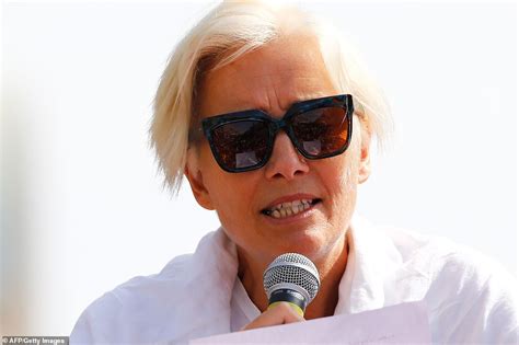 I've seen some really great reader photos since i've been blogging, but i was so impressed by cassie's. Actress Emma Thompson leads hundreds of climate activists ...