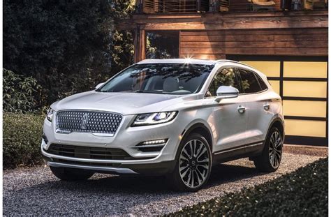 10 Best Luxury Compact Suvs For Families In 2019 Us News And World Report