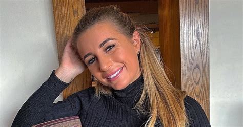 Dani Dyer Gets Over Split From Sammy With A Trip To The Pub With Her Nan Mirror Online