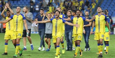 עונות השנה אביב, חורף, סתיו, קיץ. מכבי תל אביב עם ויאריאל, אסטנה וסלביה פראג