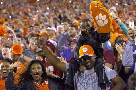 Clemson Remains No 1 In College Playoff Rankings