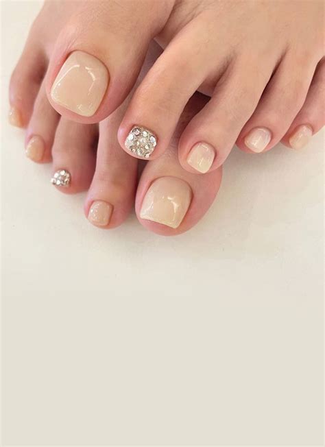 Pretty Toe Nails To Try In Jewel Nude Toe Nails