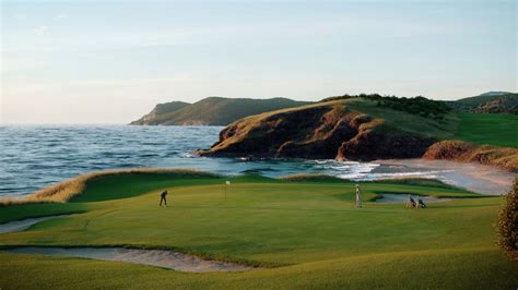 Introducing LuxuryGolf.ca: The Ultimate Golfing Experience