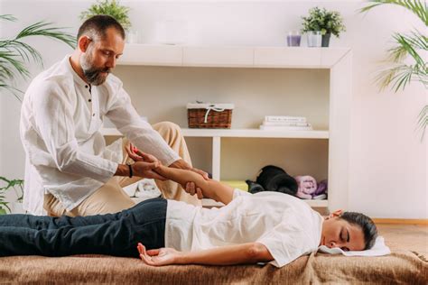 What Are The Healing Benefits Of Shiatsu Massage Your Beauty Tips