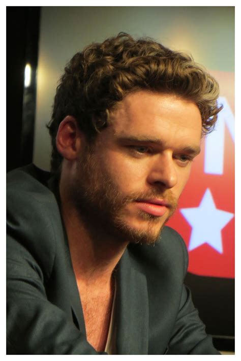 Richard Madden At Nerd Hq Love The Look On His Face Here Richard Madden Actors And Actresses