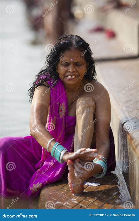 Women Bathing In Ganges