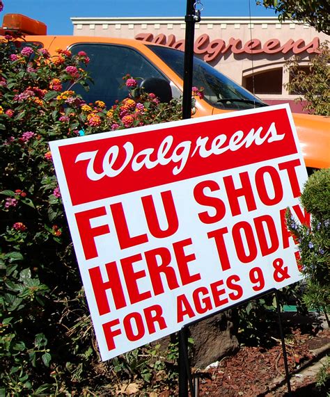 Oakland clinics spread word about flu vaccine - Oakland North