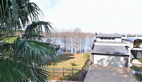 Waterview Home For Sale In Shreveport On Cross Lake