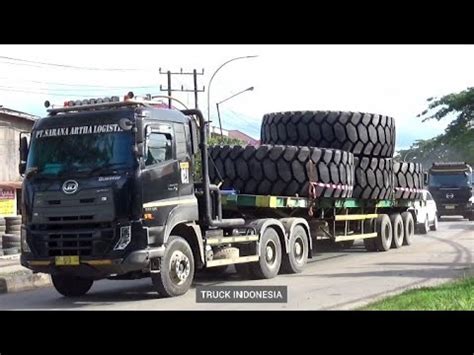 Awas Konvoi Truk Ud Quester Muat Ban Super Raksaka Youtube