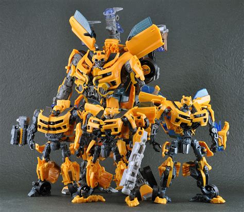 Transformers Dark Of The Moon Deluxe Class Nitro Bumblebee Pictorial