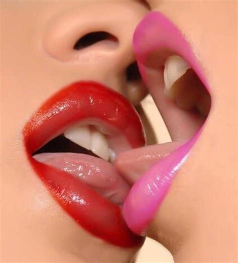 Lesbian Kissing Lips