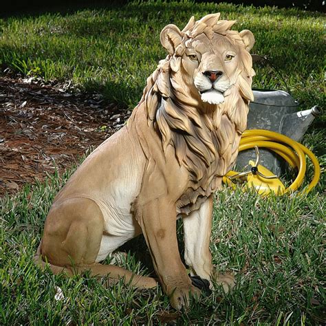 Outdoor Lion Statue Sculpture Elegant Home Decor Royal Garden Art King