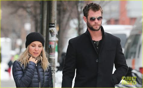 chris hemsworth and elsa pataky make one cute couple in snowy nyc photo 3560007 chris