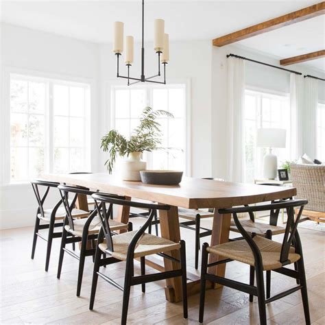 20 Modern Farmhouse Dining Rooms That Will Transport You To The Countryside