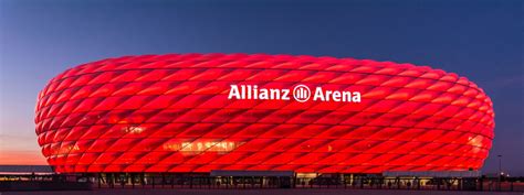 The allianz arena is a famous landmark in munich and the home of the football club fc bayern munich. Spielplan des FC Bayern München: Termine