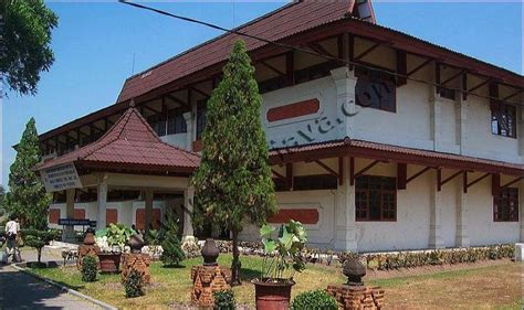 Museum Trowulan Kabupaten Mojokerto Tempat Menarik Objek Wisata