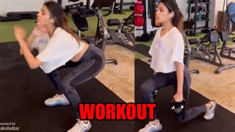 Rhea Chakraborty Hits Fitness Goal With Her Sexy Workout Video Fans Go Crazy रिया चक्रवर्ती ने