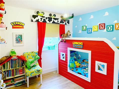 Pin By Michaela Carnes On Baby Room In 2020 Toy Story Bedroom Toy