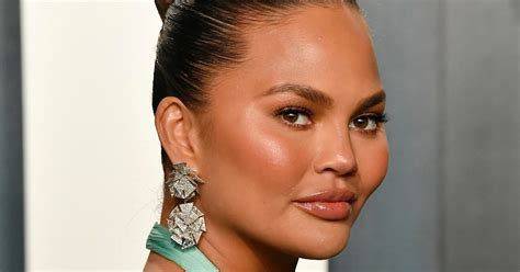 Pregnant Chrissy Teigen Says Shes On ‘super Serious Bed Rest