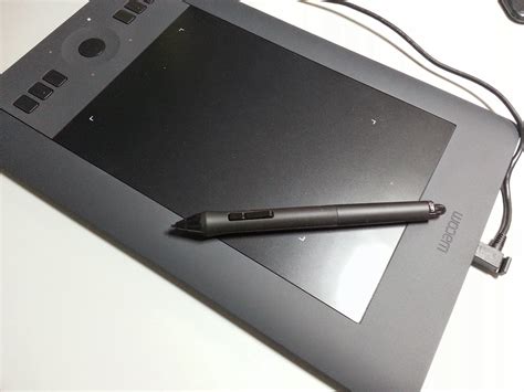 We knew the wacom intuos pro small was coming, and it doesn't disappoint. Meerkatsu Art: Wacom Intuos Pro (Small)
