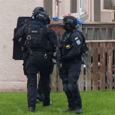 Uk Armed Police On Instagram Ctsfo At A Hostage Situation ️ ️ ️ ️ ️ ️