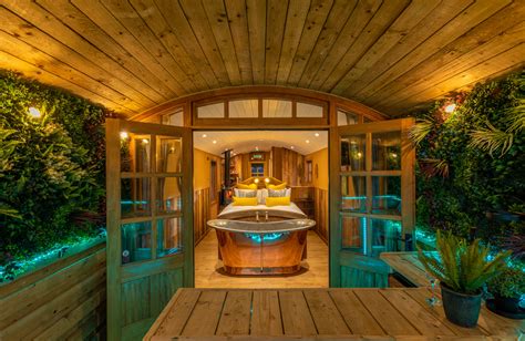Quirky Places To Stay Hot Tub Lodges Uk Treehouse Stays Uk